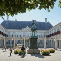 Здесь работает король! :: Валерий Готлиб