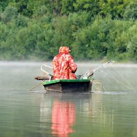 Александр Иванович ловит лещей :: Валерий Судачок Александр Иванович ловит лещей :: Валерий Судачок