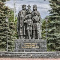 Памятник родителям преподобного Сергия Радонежского в Сергиевом Посаде. :: Александр Максимов