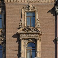 Фрагмент Доходного дома Г.Г. Елисеева по адресу Набережная Фонтанки 64 :: Татьяна Машошина