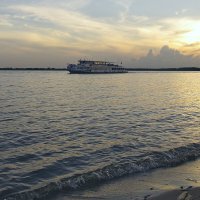 Хабаровск. Вечер на Амуре :: Сергей Швечков