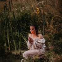 Мавка на берегу :: Светлана Успенская 