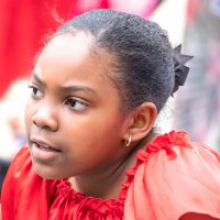 Девочка в красном :: Александр 