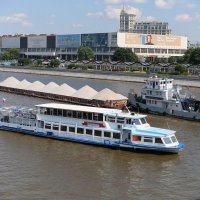 Летняя навигация на Москве-реке. :: Лютый Дровосек