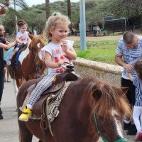 Эммочка и пони :: Светлана Хращевская