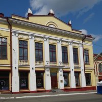 Банк Веретенникова. Вятка. Спасская улица :: Лидия Бусурина