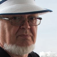 Всё дело в шляпе... :: Владимир Безбородов