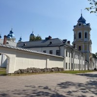 Надвратная колокольня монастырского каре... :: Наталия Павлова