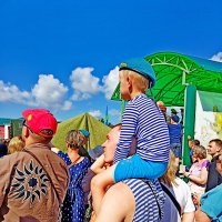 С папой надежней... :: Vladimir Semenchukov С папой надежней... :: Vladimir Semenchukov