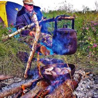 Июль...Утро рыбака у костра! :: Владимир 