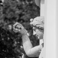 Аполлон. Кухонный корпус на Елагином острове :: Галина Бехметьева