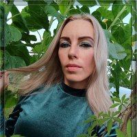 ))) :: Януся Характерова