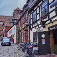 На городских улицах :: Андрей K.