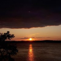 Атмосферный закат :: светлана льдокова