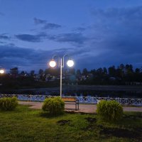 Вечер на набережной :: Денис Бочкарёв Вечер на набережной :: Денис Бочкарёв