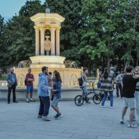 Лето. Танцы у фонтана. :: Татьяна Машошина