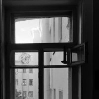 Окно во двор :: Наталья Герасимова
