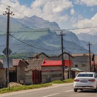 В горном посёлке :: Константин Бобинский