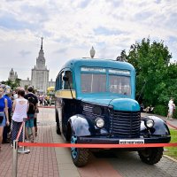 Выставка автомобилей. :: Владимир Мигонькин