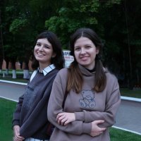 Две подруги на Кургане :: Евгений 