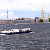 Речные кораблики на реке Нева! :: Светлана Калмыкова Калмыкова