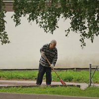 Дворник. :: Андрей Катков Дворник. :: Андрей Катков