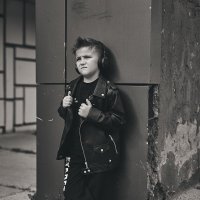 Мальчик в наушниках :: Александр Морозов