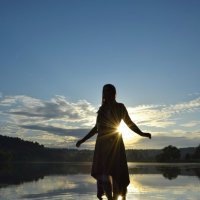 Девушка в природной водной гармонии :: Мария Яковлева