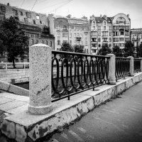 На набережной реки Карповки :: Магомед .