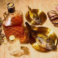 Натюрморт с рыбой :: Александр Чашин