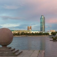 Закат в розово-голубых тонах :: Евгений Тарасов 