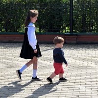 Сестрёнка нашлась, срочно домой. :: Татьяна Помогалова