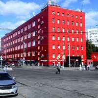 Красные в городе. :: Василий Палий Красные в городе. :: Василий Палий