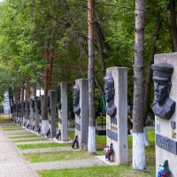 Аллея героев Советского Союза из Коми округа :: Gen 