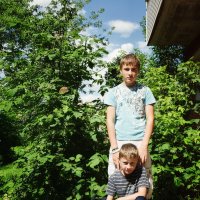 Летние деньки с племянниками: тепло семейных встреч :: Джованни Луче