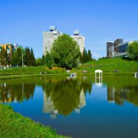 Чебоксары. Западный берег озера Счастья этно-парка "Амазония". :: Пётр Чернега Чебоксары. Западный берег озера Счастья этно-парка "Амазония". :: Пётр Чернега