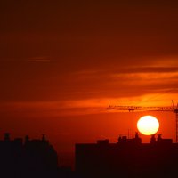 Уставшее светило :: Татьяна Лютаева