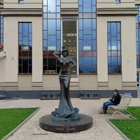 Московская область. Город Звенигород. Памятник Л. Орловой. :: Наташа *****