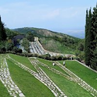 Грузия. Кахетия.  Вид со смотровой  площадки Бодбийского монастыря. :: Ольга Довженко