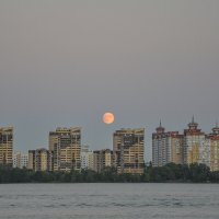 Это была необыкновенная Луна (за день до затмения) :: Татьяна Машошина