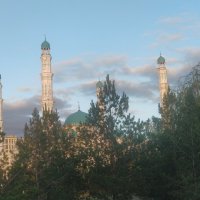 Вечер в городе.Центральная мечеть. :: Андрей Хлопонин