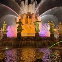 Вечерний фонтан Дружба народов, Москва, ВДНХ :: <<< Наташа >>>