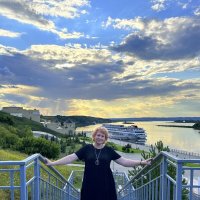 А по Волге вверх теплоход... :: Марина Валиуллина