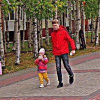 Август.....Молодой папа с дочкой! :: Владимир 