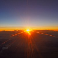 Лучи солнца на рассвете в облаках :: Сергей Беляев