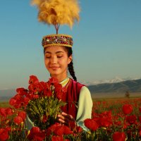 «Свет степи — казахская девушка» :: Алтынбек Картабай 