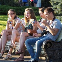 перекус дружный :: Олег Лукьянов перекус дружный :: Олег Лукьянов