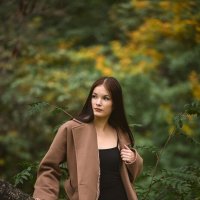 Девушка в парке :: Александр Морозов