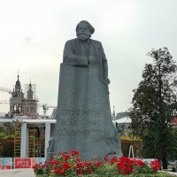 Памятник Карлу Марксу :: Андрей Л. В.