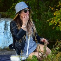 Девушка у пруда :: Мария Яковлева